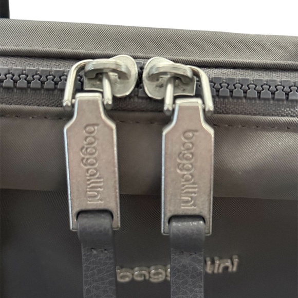 Baggallini Smoke Gray Soho Backpack Laptop Tote Carry On RFID Luggage Sleeve - Picture 3 of 13